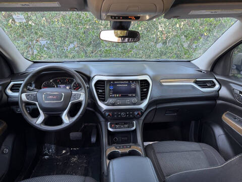2022 GMC Acadia SLE