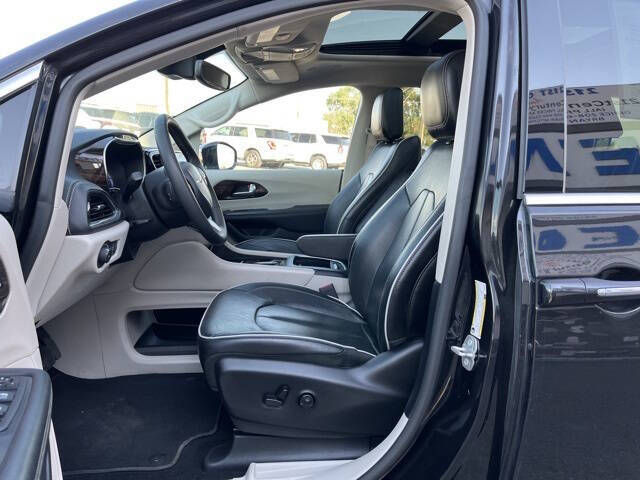 2023 Chrysler Pacifica Plug-In Hybrid Limited