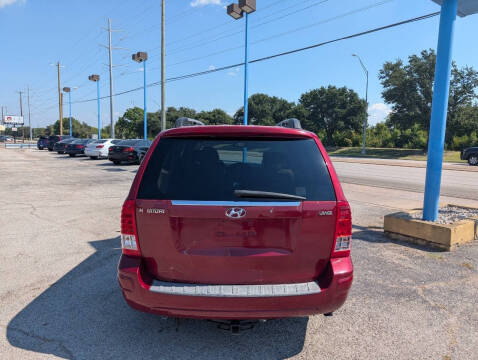 2007 Hyundai Entourage GLS