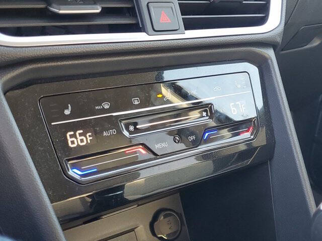 2025 Volkswagen Taos SE