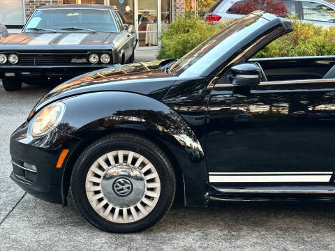 2013 Volkswagen Beetle Convertible 2.5L 50s Edition