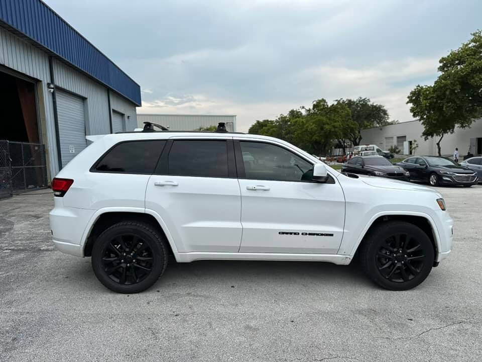 2017 Jeep Grand Cherokee for sale at Valdez Auto Dealers in Pompano Beach, FL