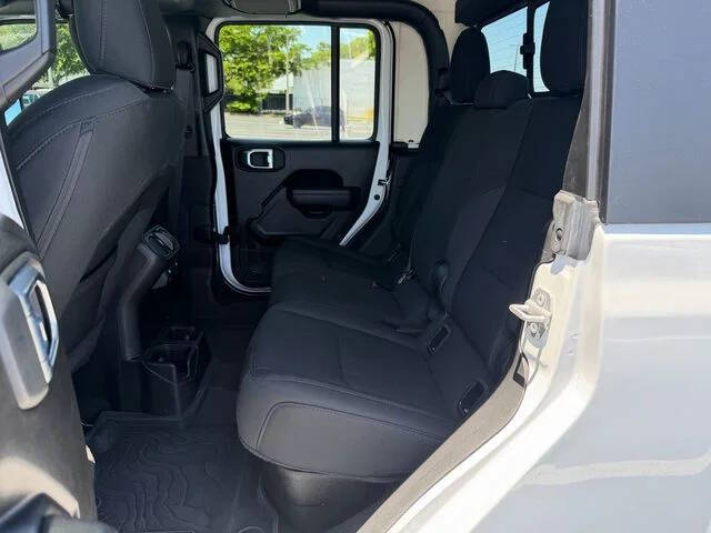 2022 Jeep Gladiator Sport