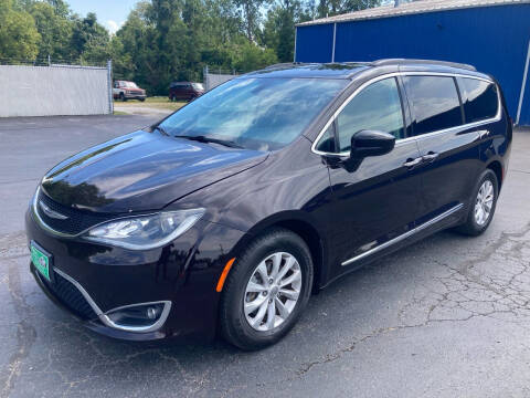 2017 Chrysler Pacifica for sale at FREDDY'S BIG LOT in Delaware OH