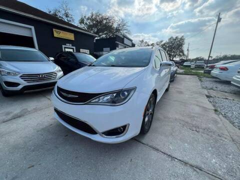 2017 Chrysler Pacifica for sale at BOYSTOYS in Orlando FL