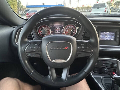 2015 Dodge Challenger SXT