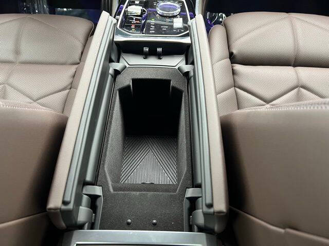 2025 BMW 7 Series 740i xDrive