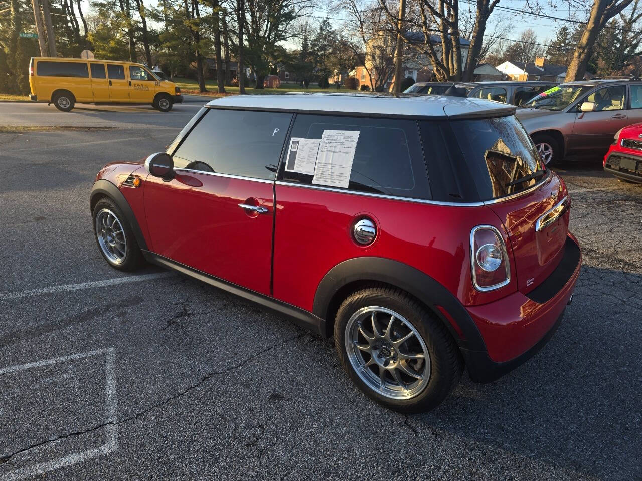 2012 MINI Cooper Hardtop for sale at QUEENSGATE AUTO SALES in York, PA