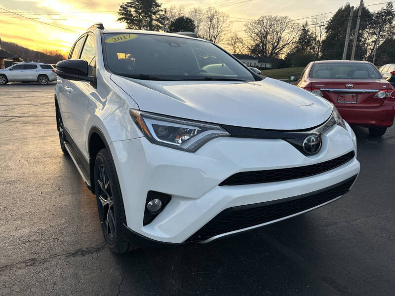 2017 Toyota RAV4 SE's photo