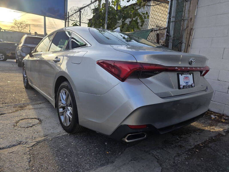 2022 Toyota Avalon XLE
