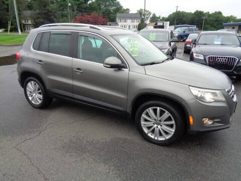 2010 Volkswagen Tiguan for sale at BETTER BUYS AUTO INC in East Windsor CT