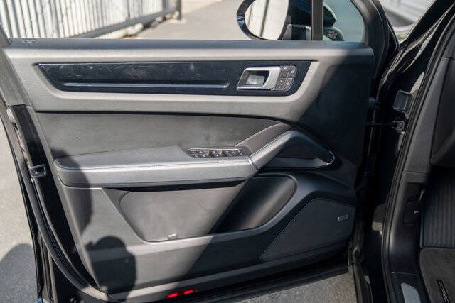 2022 Porsche Cayenne 11
