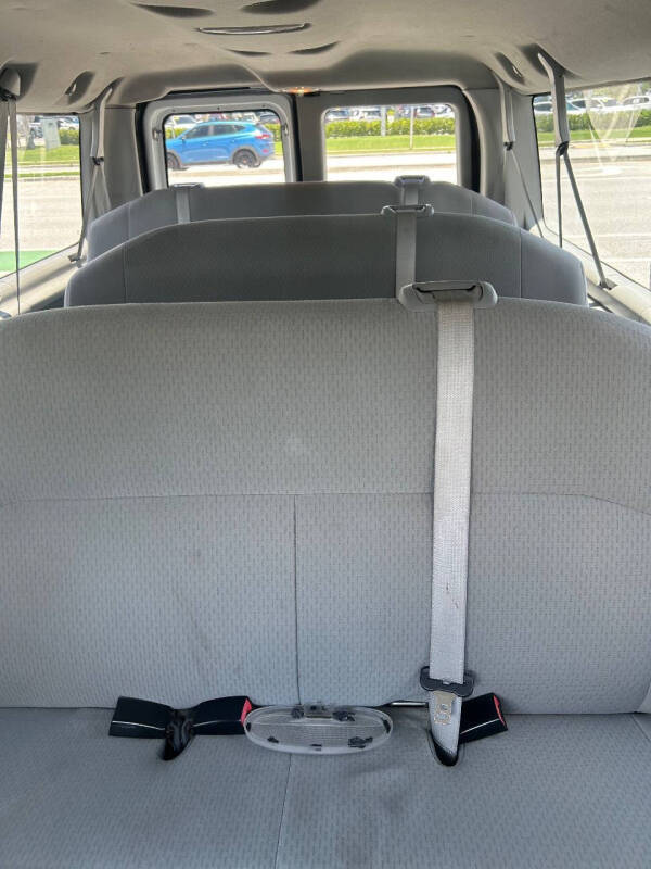 2011 Ford E-Series E-350 SD XLT