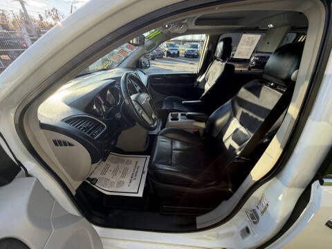 2014 Chrysler Town and Country Limited