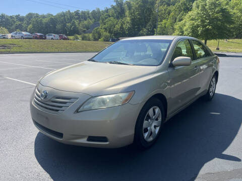 2009 Toyota Camry for sale at Automobile Gurus LLC in Knoxville TN