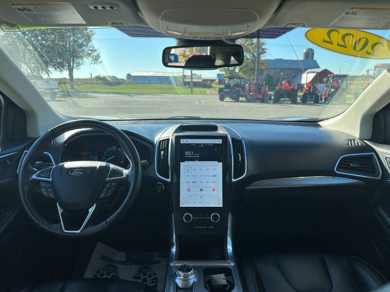 2022 Ford Edge Titanium