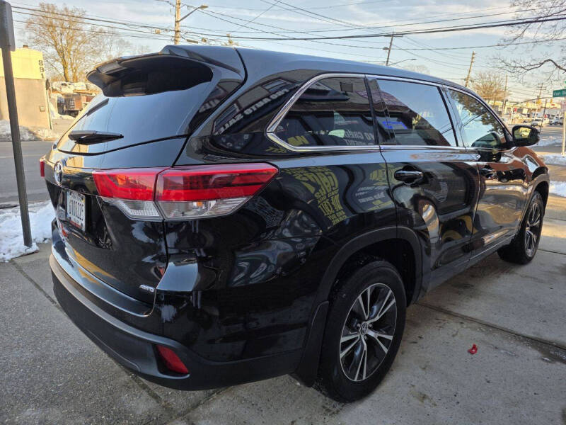 2018 Toyota Highlander LE
