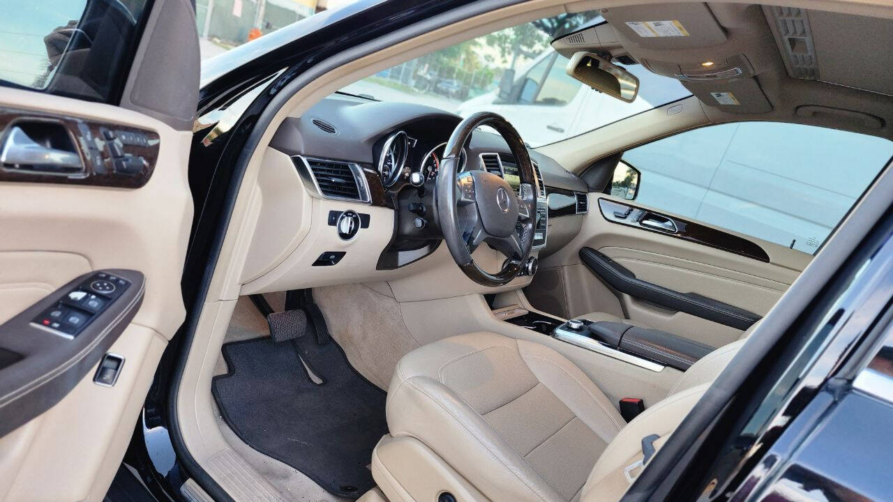 2015 Mercedes-Benz M-Class  - $18,900