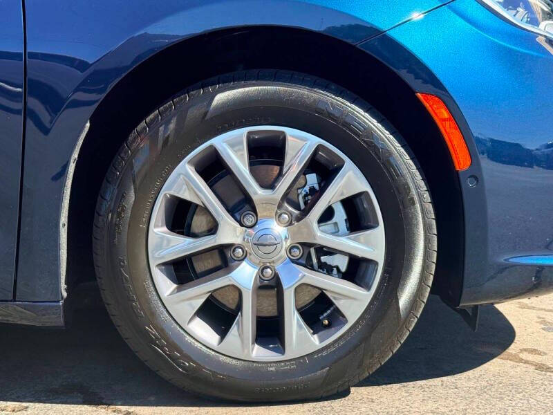 2025 Chrysler Pacifica Plug-In Hybrid Pinnacle