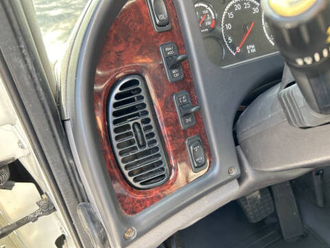 2020 Freightliner M2 106