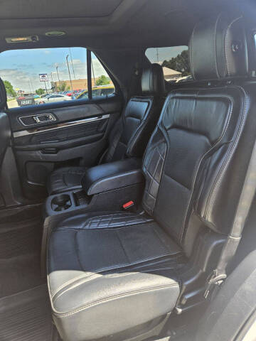 2017 Ford Explorer Platinum