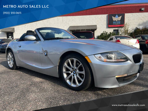 2006 BMW Z4 for sale at METRO AUTO SALES LLC in Lino Lakes MN