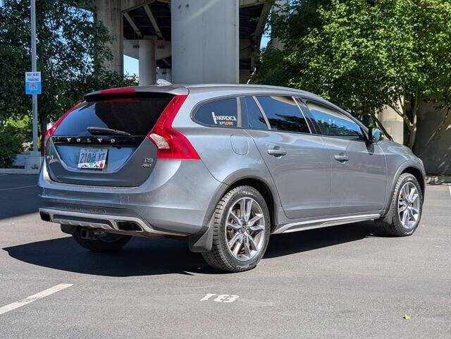 2018 Volvo V60 Cross Country T5 Premier