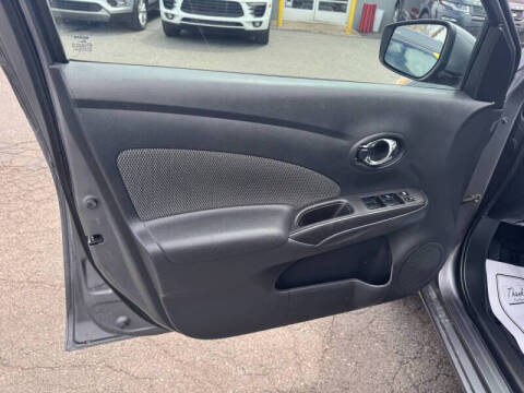 2016 Nissan Versa 1.6 SV