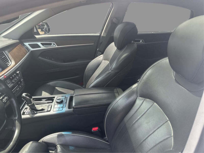 2017 Genesis G80