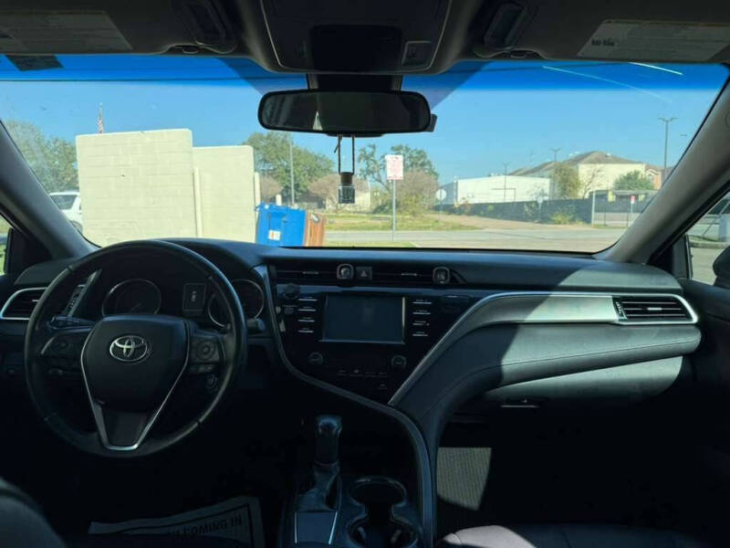 2018 Toyota Camry SE