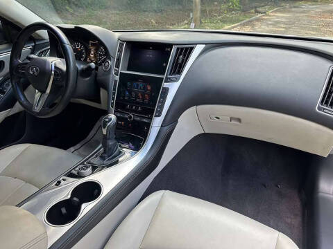 2021 Infiniti Q50 Luxe