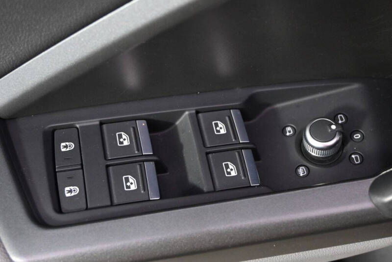 2022 Audi Q3 quattro S line Prem Plus 45 TFSI