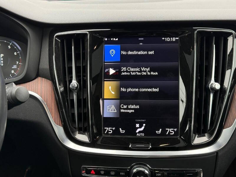 2021 Volvo S60 T6 Momentum