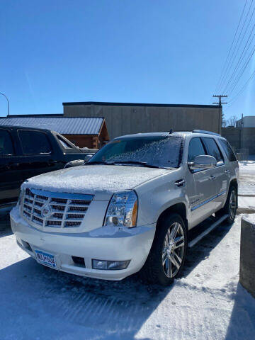 2011 Cadillac Escalade for sale at BEAR CREEK AUTO SALES in Spring Valley MN