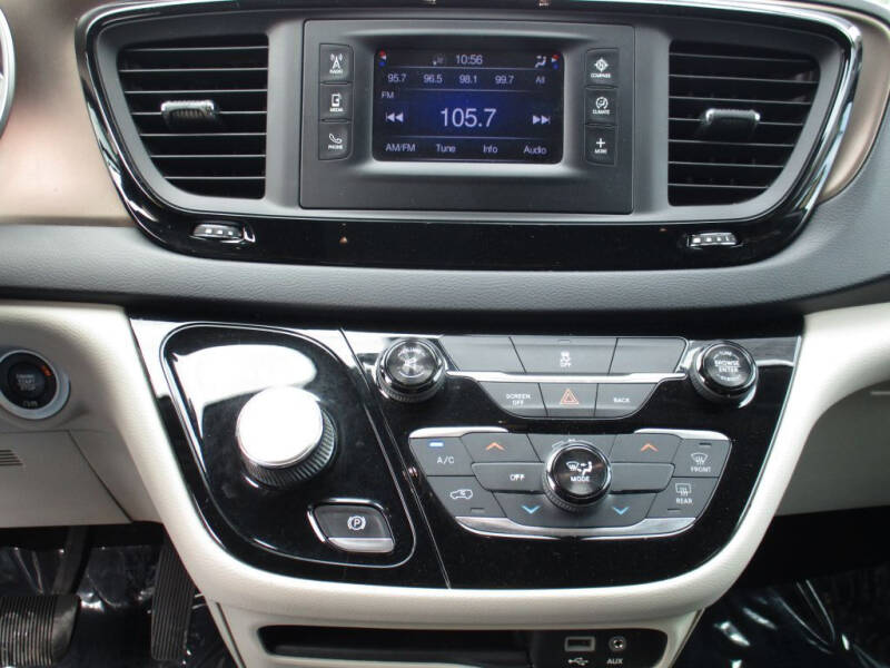 2017 Chrysler Pacifica LX