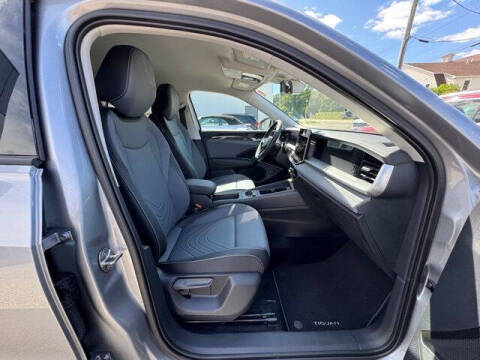 2025 Volkswagen Tiguan SE 4Motion