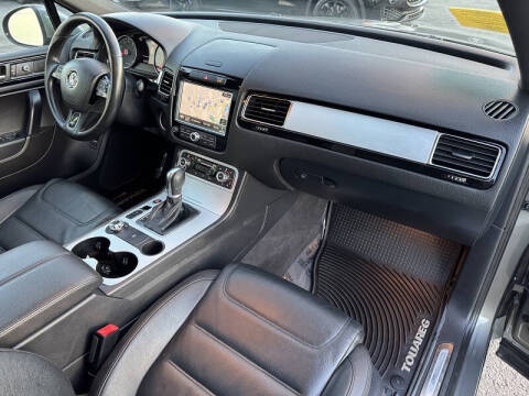 2014 Volkswagen Touareg V6 R-Line