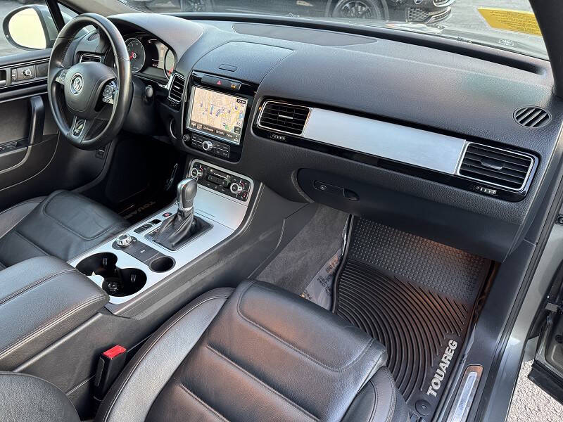 2014 Volkswagen Touareg V6 R-Line