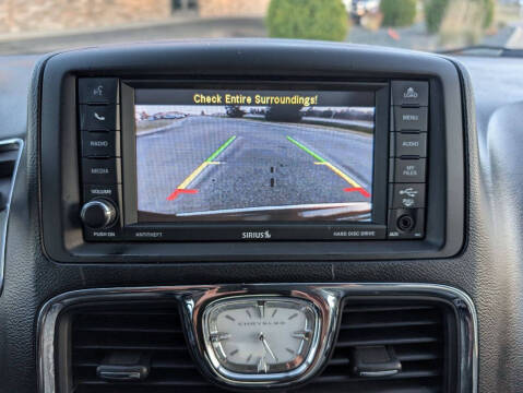 2016 Chrysler Town and Country Touring-L Anniversary Edition