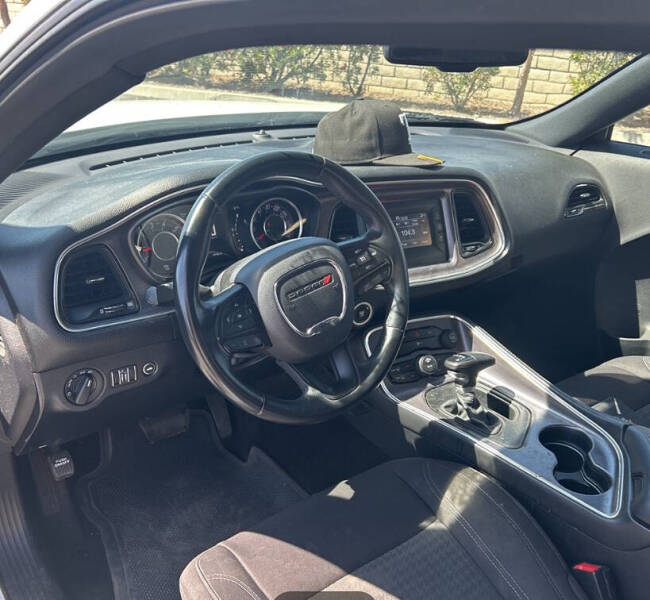 2015 Dodge Challenger SXT