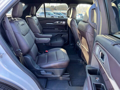 2025 Ford Explorer Platinum