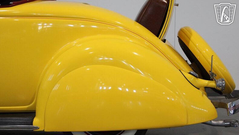 1935 Ford Deluxe