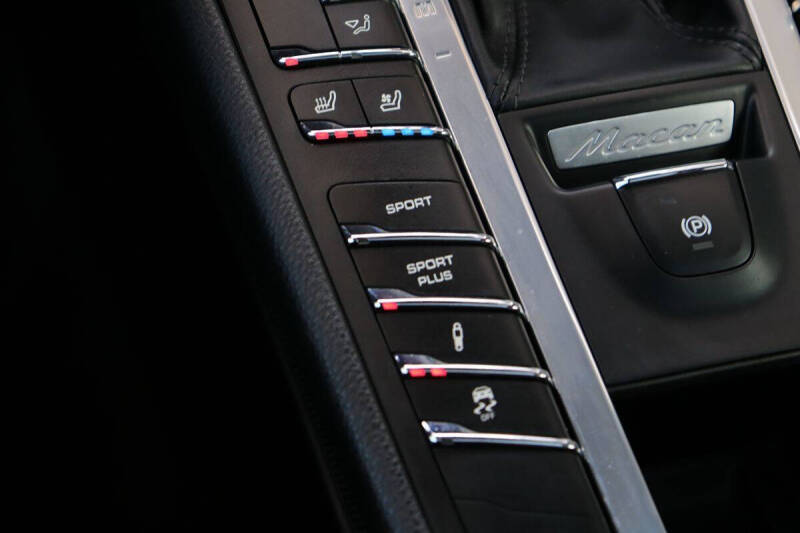2017 Porsche Macan