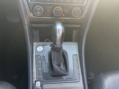 2018 Volkswagen Passat 2.0T SE