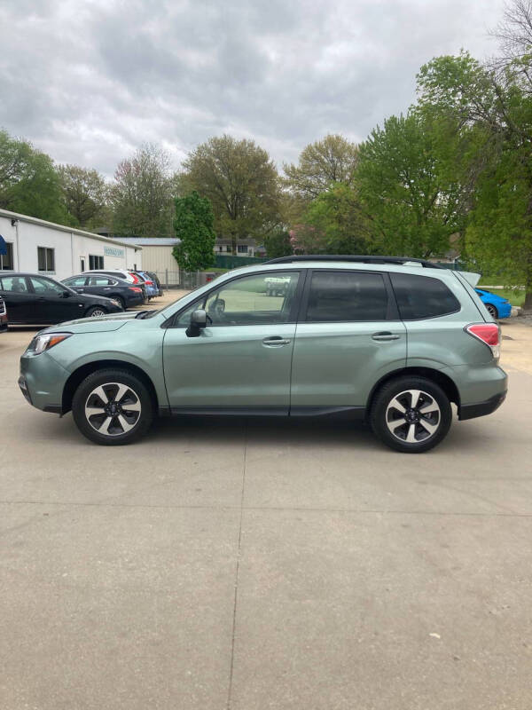 Image 2 of 2018 Subaru Forester 2.5i Premium