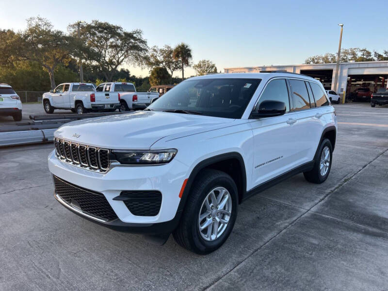 2025 Jeep Grand Cherokee Laredo