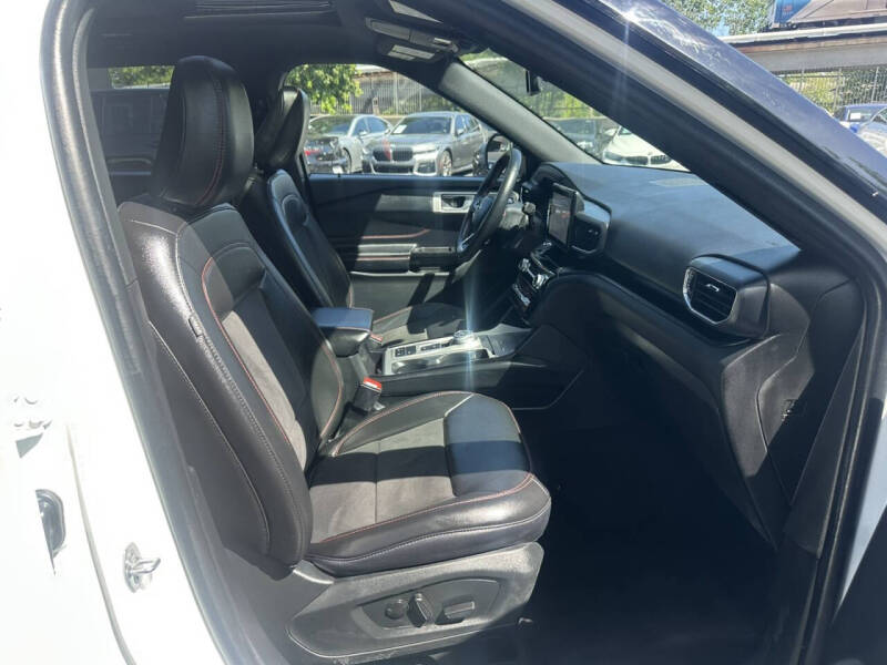 2022 Ford Explorer ST-Line