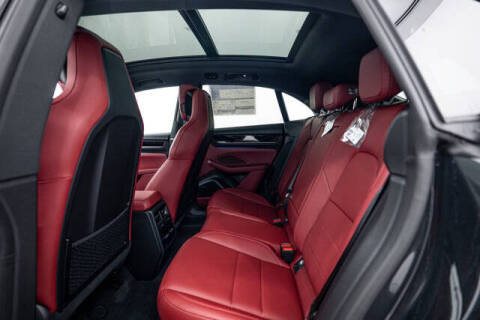 2025 Porsche Macan 4S Electric