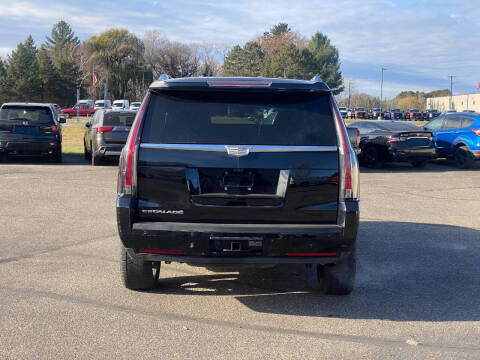 2017 Cadillac Escalade Luxury