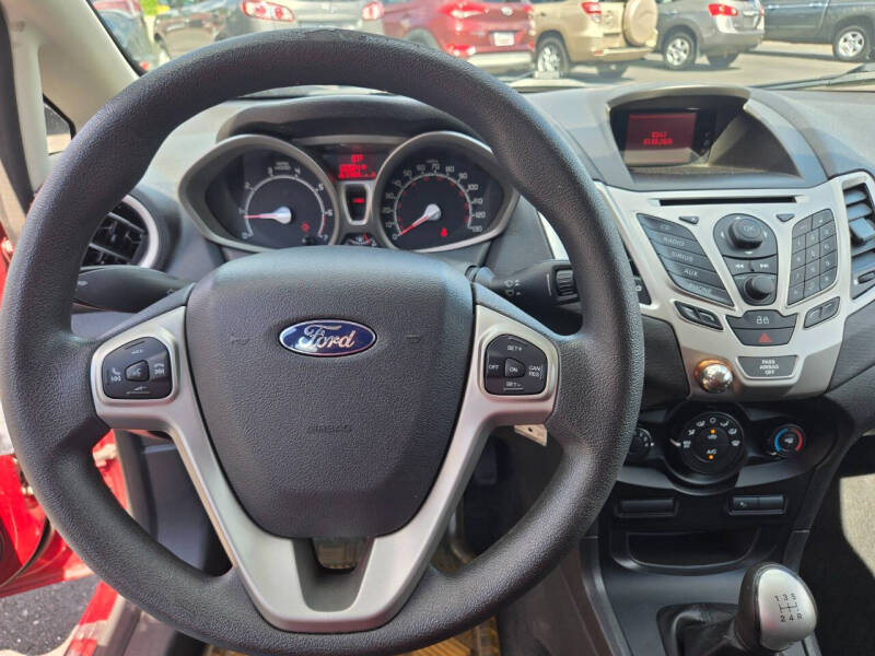 2013 Ford Fiesta SE